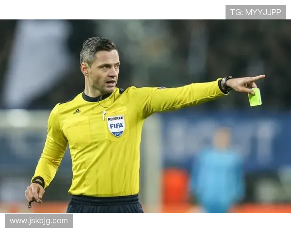 足球裁判本赛季执法表现稳健，关键判罚准确率持续提升