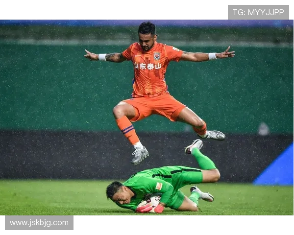 山东泰山中场衔接不畅,有序推进背后暴露关键枢纽缺失问题 山东泰山中场衔接不畅,有序推进背后暴露关键枢纽缺失问题
